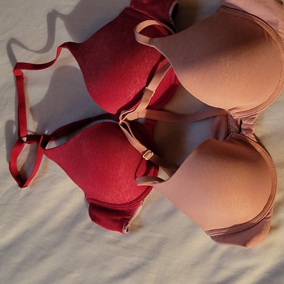 Victoria Secret Bundle 34B's - Picture 2 of 4